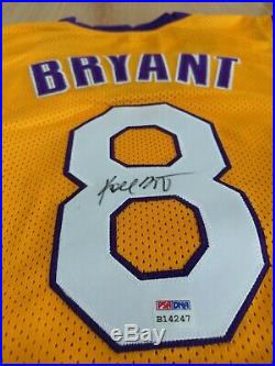 KOBE BRYANT LA Lakers Signed / Autograph Jersey with PSA/DNA COA NBA