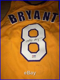 Kobe Bryant #8 Signed Los Angeles Lakers Jersey Autographed PSA/DNA Full Graph