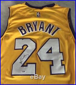 Kobe Bryant Auto Autograph Signed Nba Swingman #24 Jersey Coa Psa/dna Lakers Hof