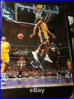Kobe Bryant Signed 16x20 Photo Autographed AUTO PSA/DNA COA Lakers