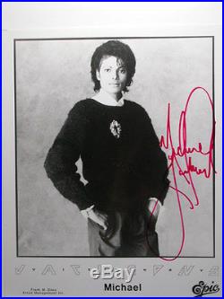 Michael Jackson Original Signature 8x10 Photo Psa/dna Authentication Services