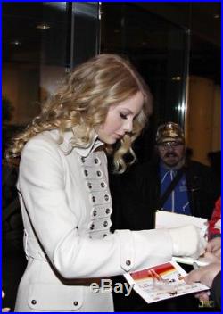 Taylor Swift Signed Autographed Color 8x10 Photo Psa/dna Coa Plus Photo Proof